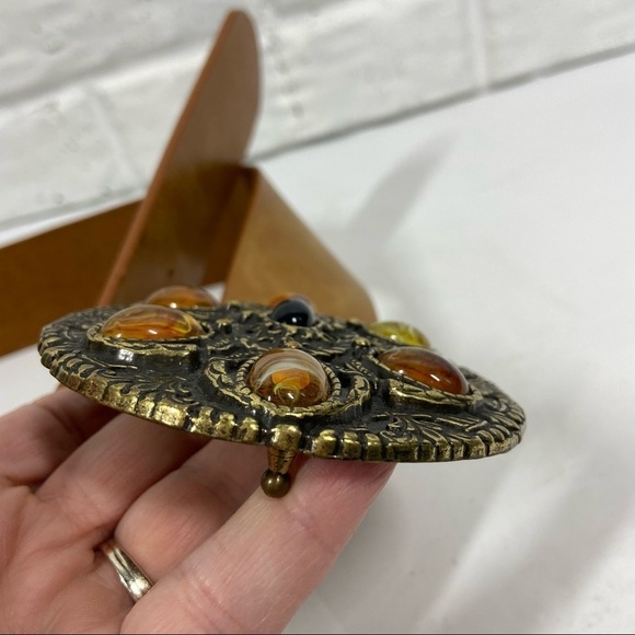 Leather BELT with large round metal buckle with jeweled detailing - Picture 4 of 6